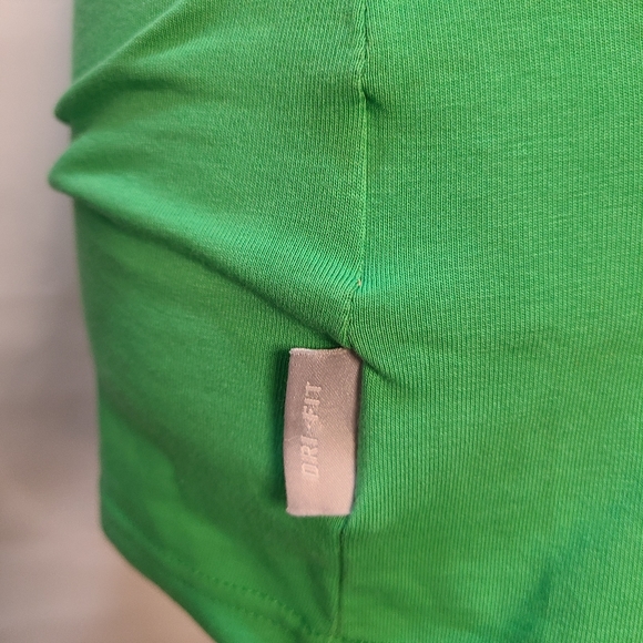 Nike Green Just Do It (XS) Graphic Tee - Picture 6 of 6